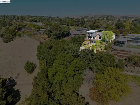 View/Area - 5624 Greenridge Rd, Castro Valley, CA 94552 photo 4 of 4
