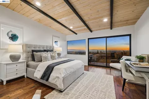 Bedroom - 5624 Greenridge Rd, Castro Valley, CA 94552 photo 7 of 12
