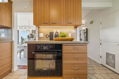 Kitchen - 5624 Greenridge Rd, Castro Valley, CA 94552 photo 5 of 11
