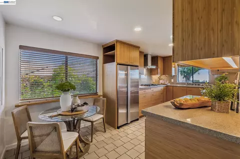 Kitchen - 5624 Greenridge Rd, Castro Valley, CA 94552 photo 1 of 11