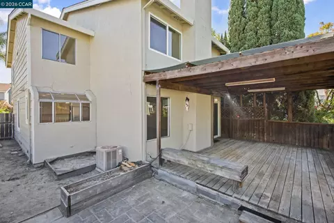 Exterior - 146 Riverway Dr, Pittsburg, CA 94565 photo 9 of 17