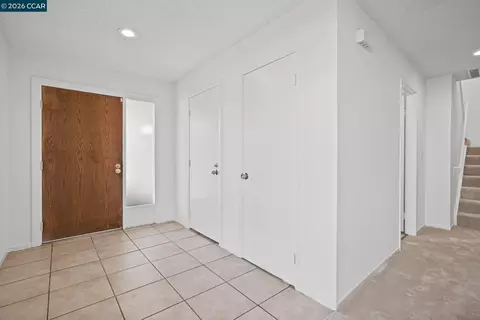 Entry Way - 146 Riverway Dr, Pittsburg, CA 94565 photo 2 of 6