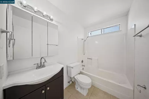 Bath - 146 Riverway Dr, Pittsburg, CA 94565 photo 5 of 5