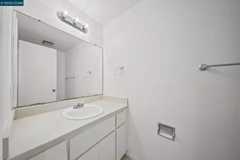 Bath - 146 Riverway Dr, Pittsburg, CA 94565 photo 1 of 5