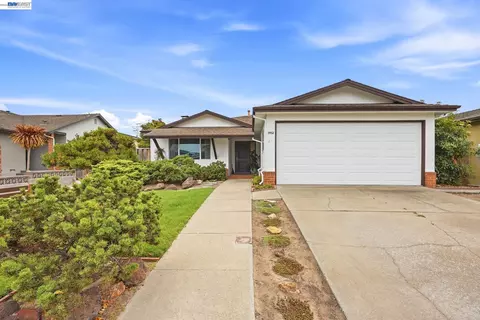 1952 Sandcreek Way, Alameda, CA 94501