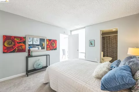 Bedroom - 2550 Dana St #2F, Berkeley, CA 94704 photo 3 of 3