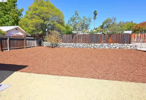 Exterior - 2403 Mountain View Dr, Concord, CA 94520 photo 7 of 11