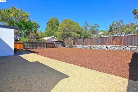 Exterior - 2403 Mountain View Dr, Concord, CA 94520 photo 8 of 11