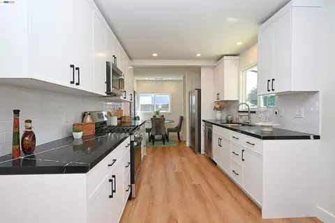 Kitchen - 2403 Mountain View Dr, Concord, CA 94520 photo 3 of 5