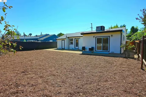 Exterior - 2403 Mountain View Dr, Concord, CA 94520 photo 5 of 11