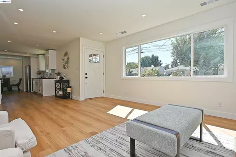 Living - 2403 Mountain View Dr, Concord, CA 94520 photo 4 of 4