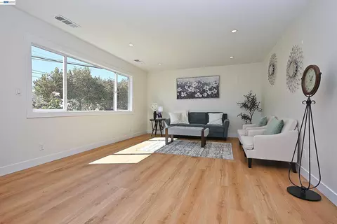 Living - 2403 Mountain View Dr, Concord, CA 94520 photo 1 of 4