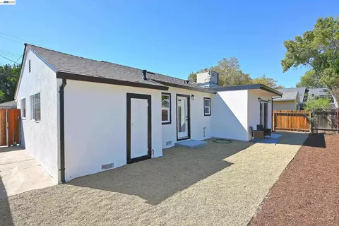 Exterior - 2403 Mountain View Dr, Concord, CA 94520 photo 9 of 11