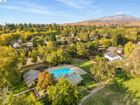 View/Area - 80 Leeds Ct E, Danville, CA 94526 photo 7 of 7