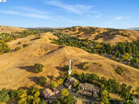 View/Area - 80 Leeds Ct E, Danville, CA 94526 photo 4 of 7