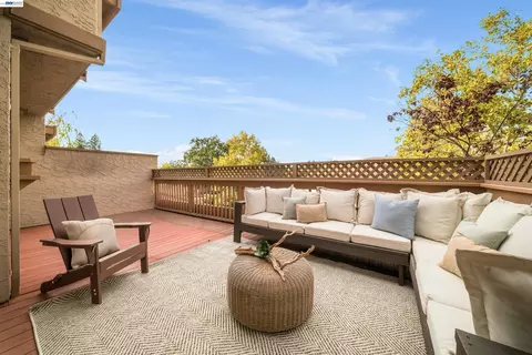 Exterior - 80 Leeds Ct E, Danville, CA 94526 photo 2 of 9