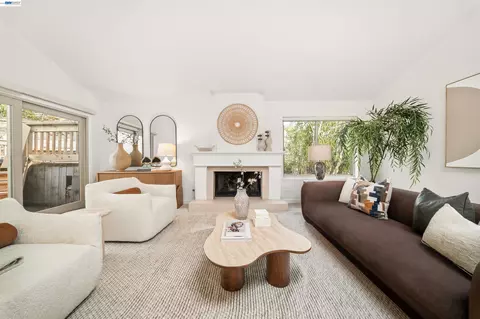 Living - 80 Leeds Ct E, Danville, CA 94526 photo 3 of 3