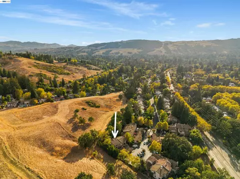 View/Area - 80 Leeds Ct E, Danville, CA 94526 photo 2 of 7