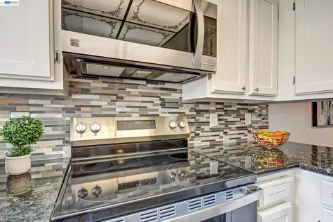 Kitchen - 1163 Cherryview Ln, San Jose, CA 95118 photo 4 of 5