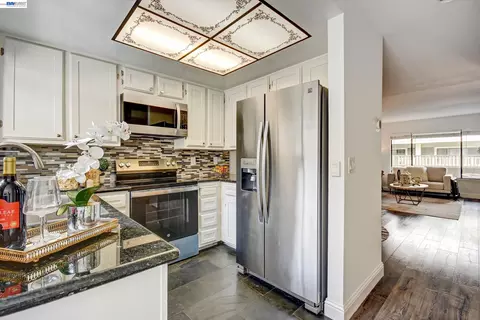 Kitchen - 1163 Cherryview Ln, San Jose, CA 95118 photo 2 of 5