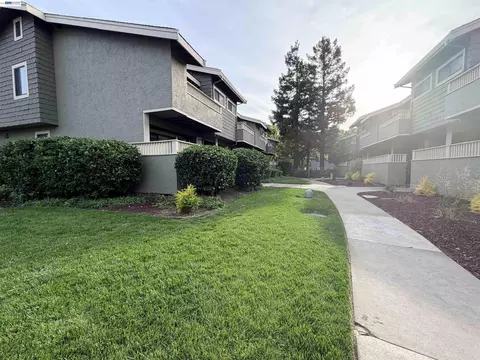Exterior - 1163 Cherryview Ln, San Jose, CA 95118 photo 4 of 4