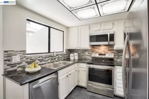 Kitchen - 1163 Cherryview Ln, San Jose, CA 95118 photo 5 of 5
