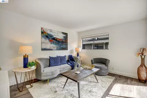 Living - 1163 Cherryview Ln, San Jose, CA 95118 photo 3 of 6