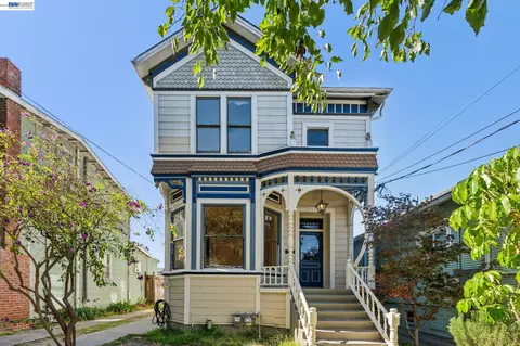 1715 Bay St, Alameda, CA 94501