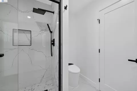 Bath - 5 Greentree Cir, Milpitas, CA 95035 photo 2 of 6