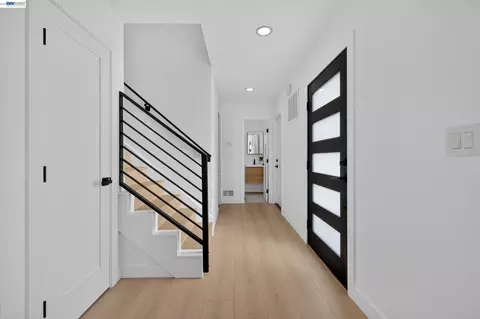 Entry Way - 5 Greentree Cir, Milpitas, CA 95035 photo 1 of 4