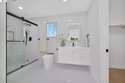 Bath - 5 Greentree Cir, Milpitas, CA 95035 photo 5 of 6