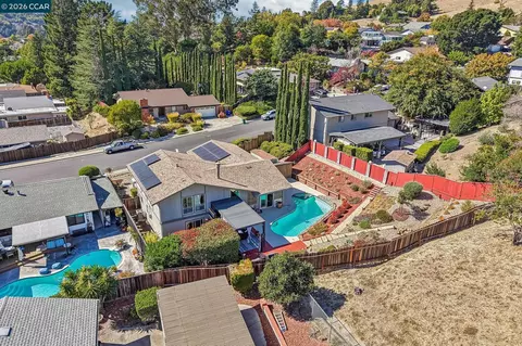 View/Area - 2609 Moraga Dr, Pinole, CA 94564 photo 10 of 11