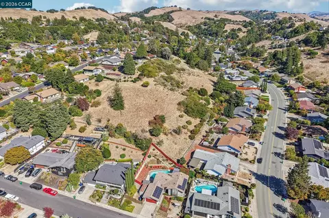 View/Area - 2609 Moraga Dr, Pinole, CA 94564 photo 3 of 11