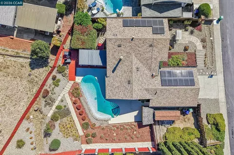 View/Area - 2609 Moraga Dr, Pinole, CA 94564 photo 5 of 11