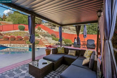 Exterior - 2609 Moraga Dr, Pinole, CA 94564 photo 13 of 17