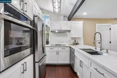 Kitchen - 2609 Moraga Dr, Pinole, CA 94564 photo 2 of 4