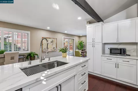 Kitchen - 2609 Moraga Dr, Pinole, CA 94564 photo 3 of 4
