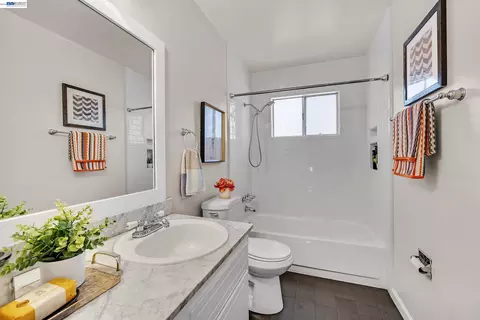 Bath - 23070 Glenn Ellen, Hayward, CA 94541 photo 4 of 5