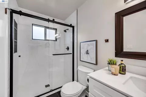 Bath - 23070 Glenn Ellen, Hayward, CA 94541 photo 2 of 5