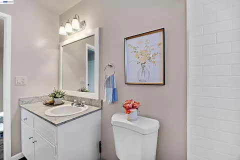 Bath - 23070 Glenn Ellen, Hayward, CA 94541 photo 5 of 5