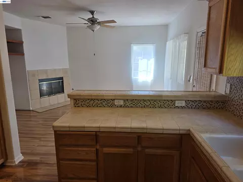 Living - 4341 Burr Ct, Tracy, CA 95377 photo 2 of 4