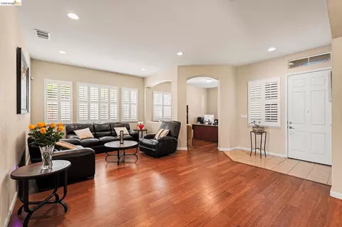 Living - 161 Monet Dr, Oakley, CA 94561 photo 3 of 6