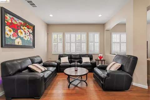 Living - 161 Monet Dr, Oakley, CA 94561 photo 2 of 6