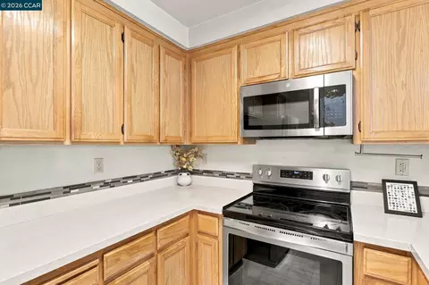 Kitchen - 7826 Tuscany Dr, Dublin, CA 94568 photo 2 of 4
