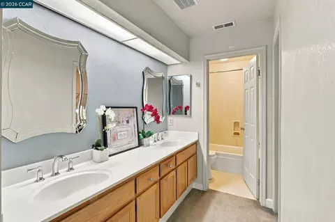 Bath - 7826 Tuscany Dr, Dublin, CA 94568 photo 2 of 3