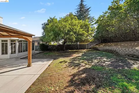 Exterior - 4150 Sequoia Dr, Oakley, CA 94561 photo 8 of 10