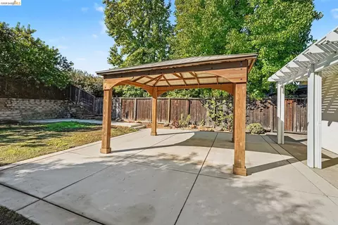 Exterior - 4150 Sequoia Dr, Oakley, CA 94561 photo 7 of 10