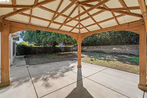 Exterior - 4150 Sequoia Dr, Oakley, CA 94561 photo 6 of 10