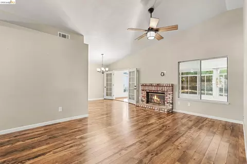 Living - 4150 Sequoia Dr, Oakley, CA 94561 photo 3 of 4