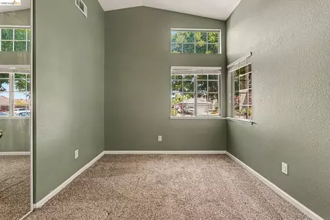 Bedroom - 4150 Sequoia Dr, Oakley, CA 94561 photo 1 of 5